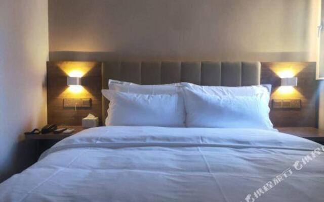 Homeinn Ease Hotel (Liaocheng Jinding Shopping Center Department Store)