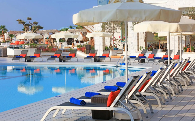 Design Plus Seya Beach Hotel