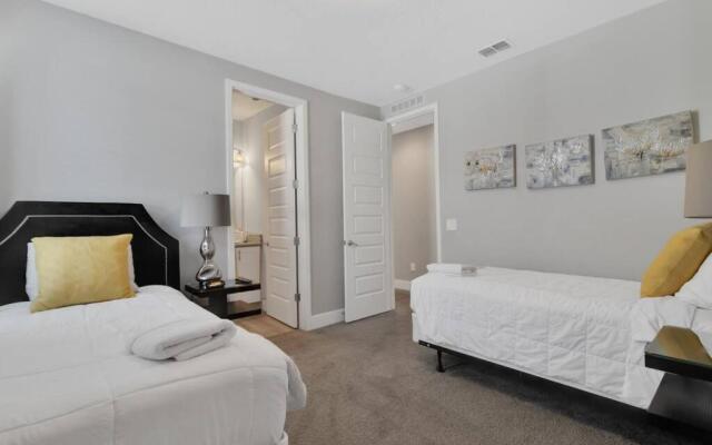 451-Luxury Villa wMovie Theater and Arcade