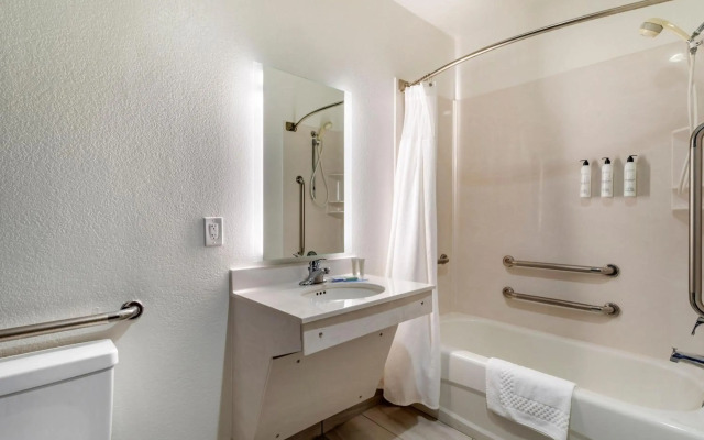 Fairfield Inn Suites by Marriott Cherokee