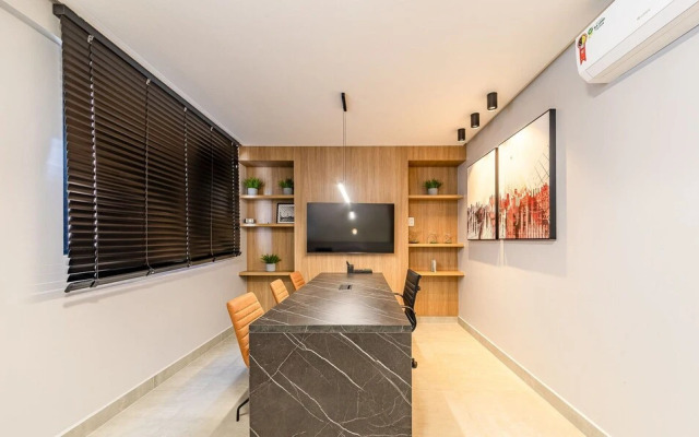 Apart in Building w/ Pool and Barbecue. Sli0715