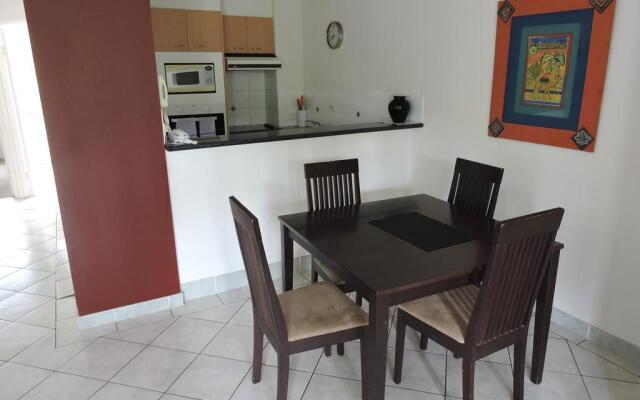 Cannes Court Apartments