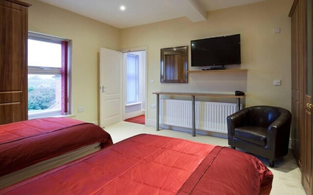 Sapphire - Spacious Apartment Near the Sea