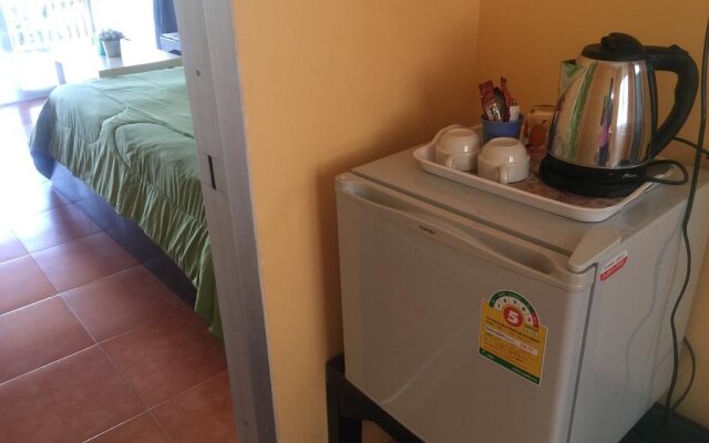 Insook Ko Larn Guesthouse