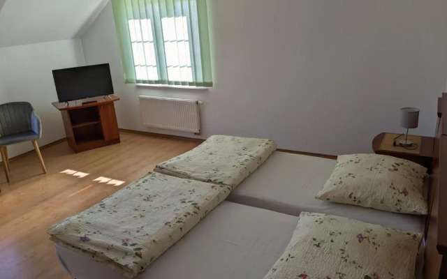 Pokoje Gościnne - Leśna 8