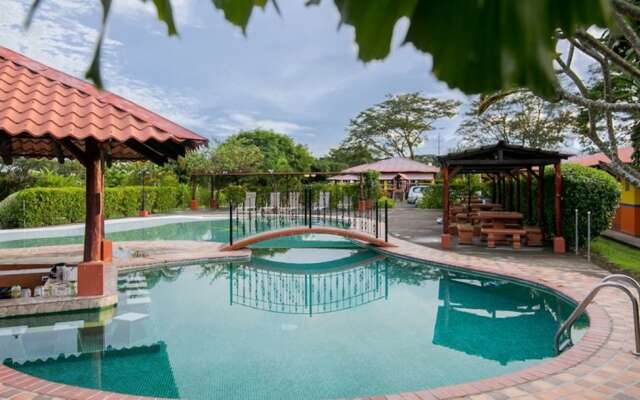 Hotel Rancho León