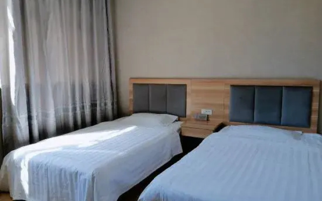 Lingyuan 999 Express Hotel
