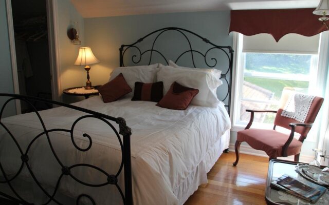 Tulips and Thistle Bed & Breakfast