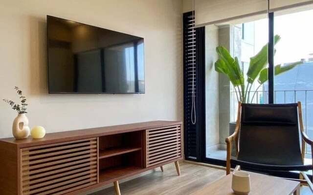 Awesome 2BR With Balcony in Miraflores