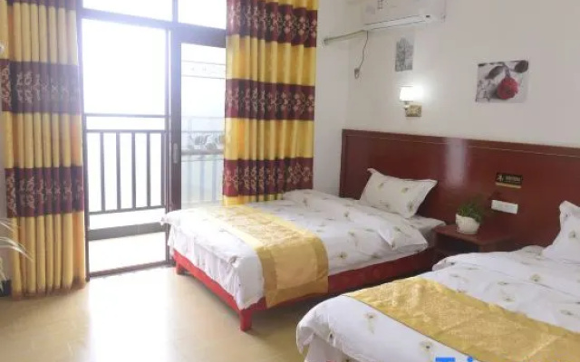 Coloroom Xunjian Inn Luotian Bodaofeng