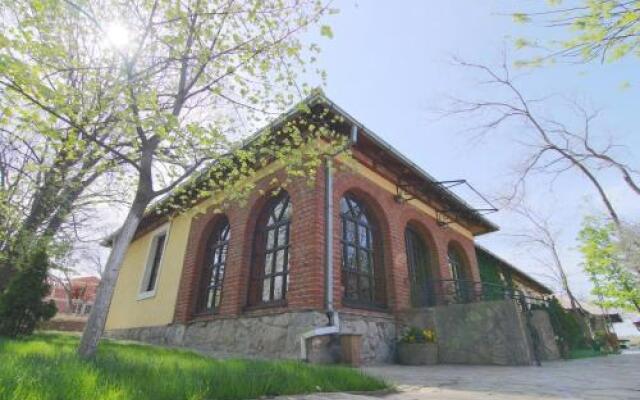 Royal Winery Queen Maria