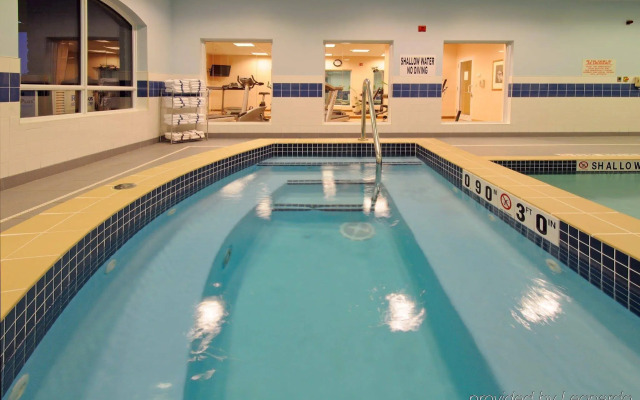 Holiday Inn Express & Suites Belleville by IHG