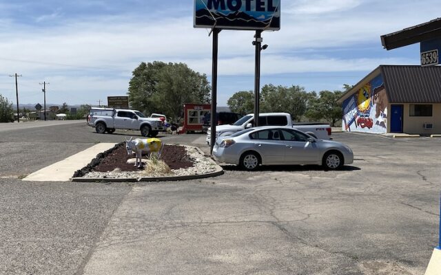 Four Winds Motel