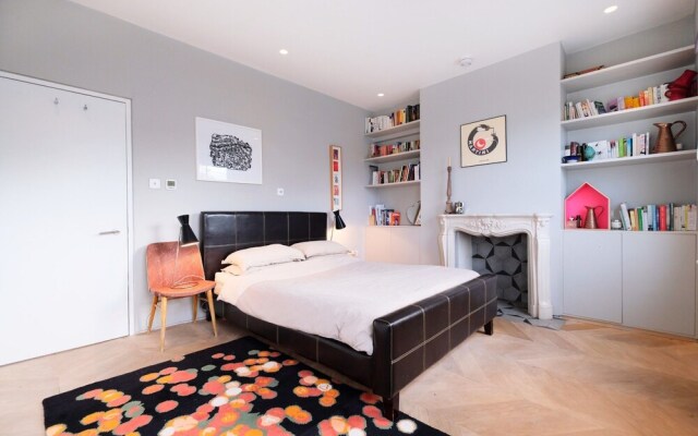 Spacious Modern 3 bed Architect-designed House