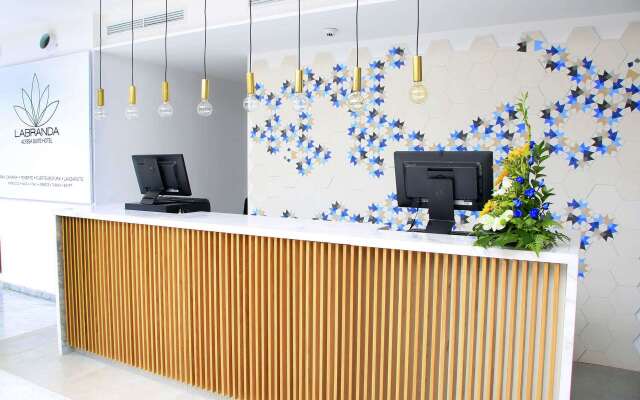 LABRANDA Alyssa Suite Hotel