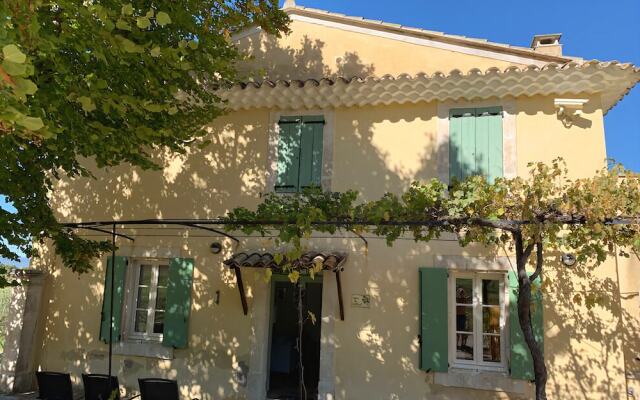 Bastide Casa Mira au domaine d' Esclatesang, 5 ha, Apt, parc du Luberon