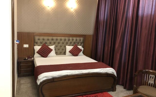 OYO Rooms Near Huda City Centre