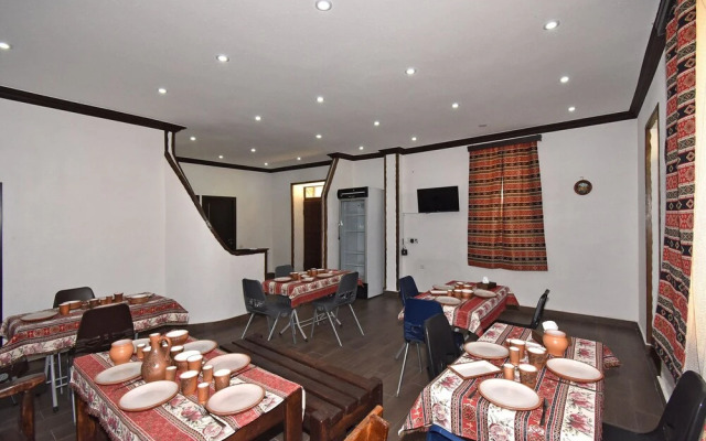 Li-Em Fauna Hostel