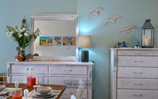 Thea Vista Apartment