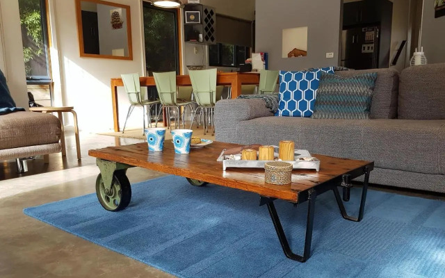 Bay Breeze Holiday Home