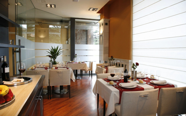 Hotel Mieres del Camino