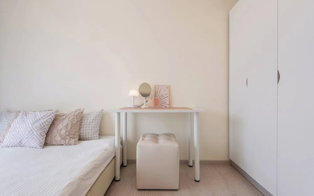 2BR 7 Mins Walk to BTS Bill Included