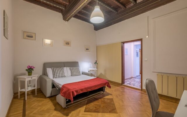 Santa Maria Novella Beautiful View for 6 - Three Bedroom Apartment, Sleeps 6