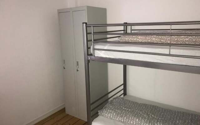 A&S Hostel Bonnerstr. 64