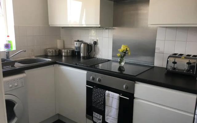 Eaton Ford Green Apartment