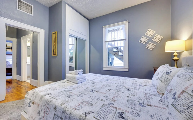 Charming Jacksonville Home ~ 2 Mi to Downtown!