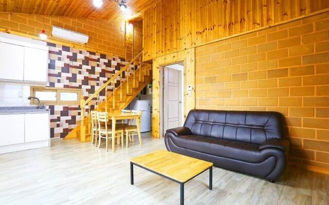 Goseong Sanmaru Pension