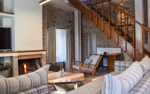 Secluded Mountain Refuge - Theonimfi Paradise Gem