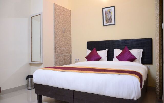 OYO 8448 Hotel Shyamal