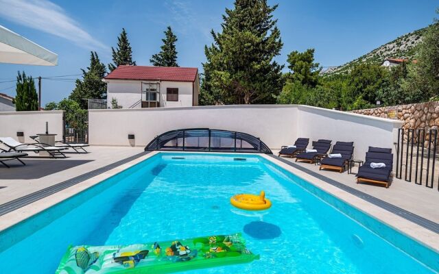 Apartments Prkačin