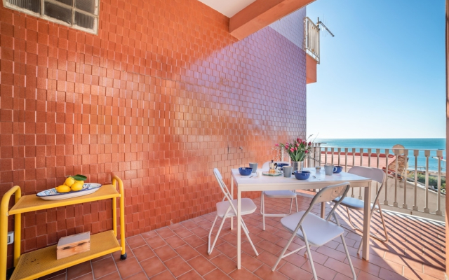 Vietri sul Mare Roomy Flat with Parking