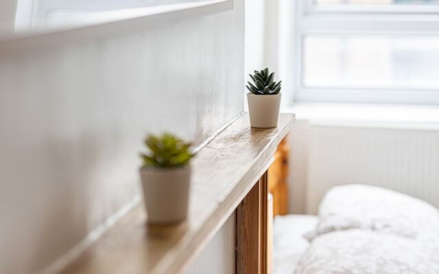 Tower Bridge Accommodation - 1