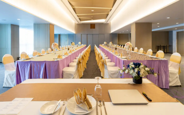 Novotel Phuket City Phokeethra Hotel