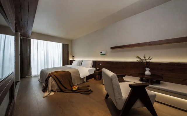 Shangri-La Homestay Designer B&B
