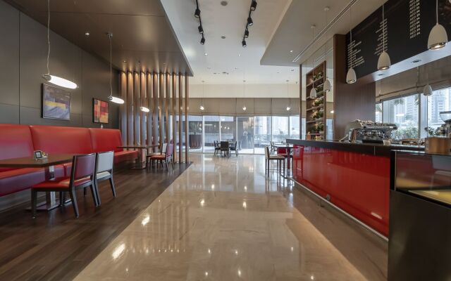 Elegant Studio w/work space and views DAMAC