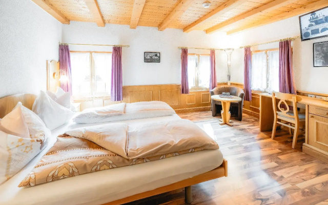 Hotel Alpina – Guest Rooms – Leukerbad