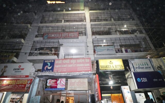 Oyo Flagship 26593 Yug Residency