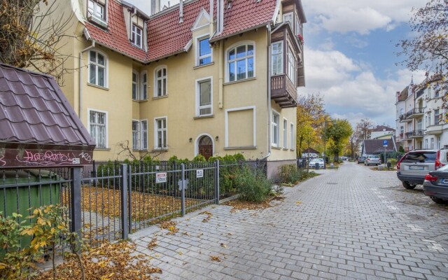 Parkowa Apartment Sopot by Renters