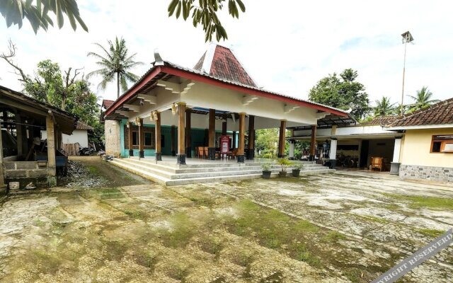 OYO Homes 91119 Desa Wisata Brajan