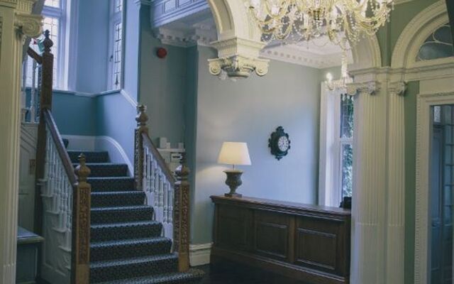 Merchants Manor