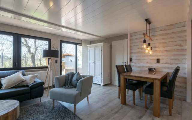 Cozy Bungalow With Garden