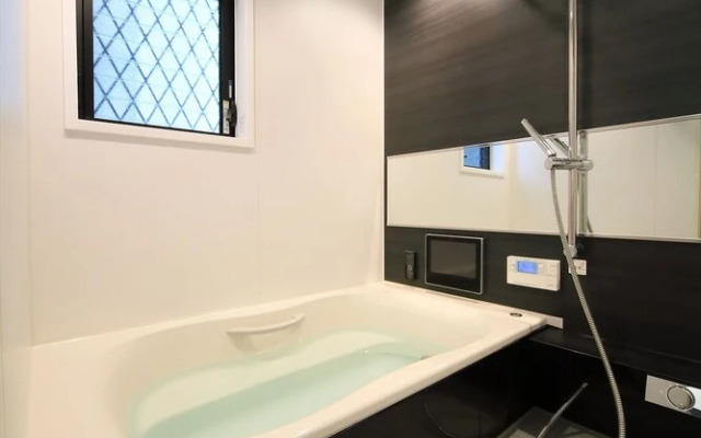 Neyagawa Station House