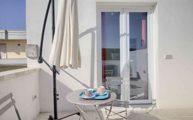 Deluxe Tangerine Court