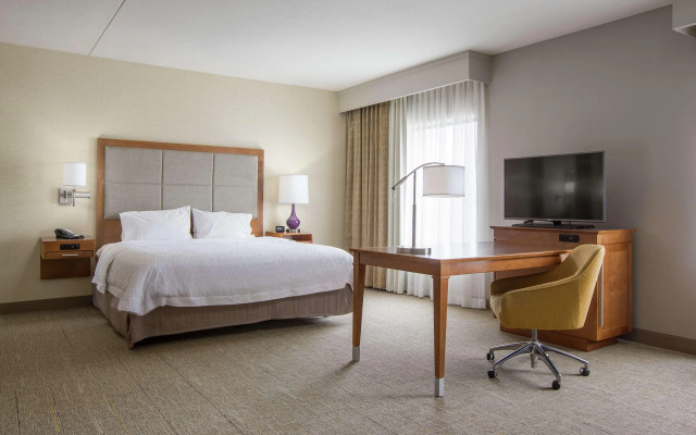 Hampton Inn & Suites Knoxville Papermill Drive