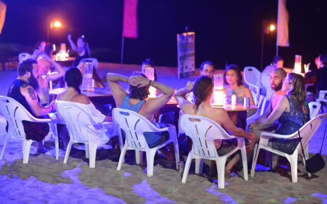 That's Why Beach Cabanas Nilaveli
