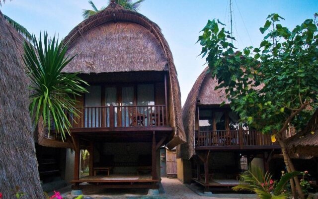 Lumbung Bali Huts